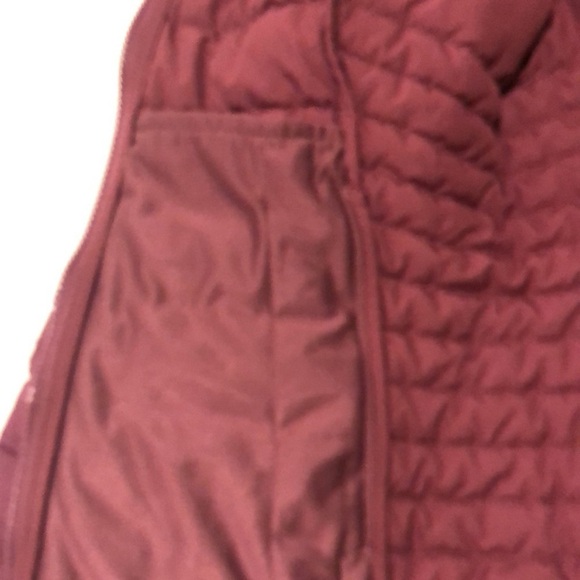 The North Face jacket in plum purple with from zipper pockets &  inside pockets - Picture 13 of 14